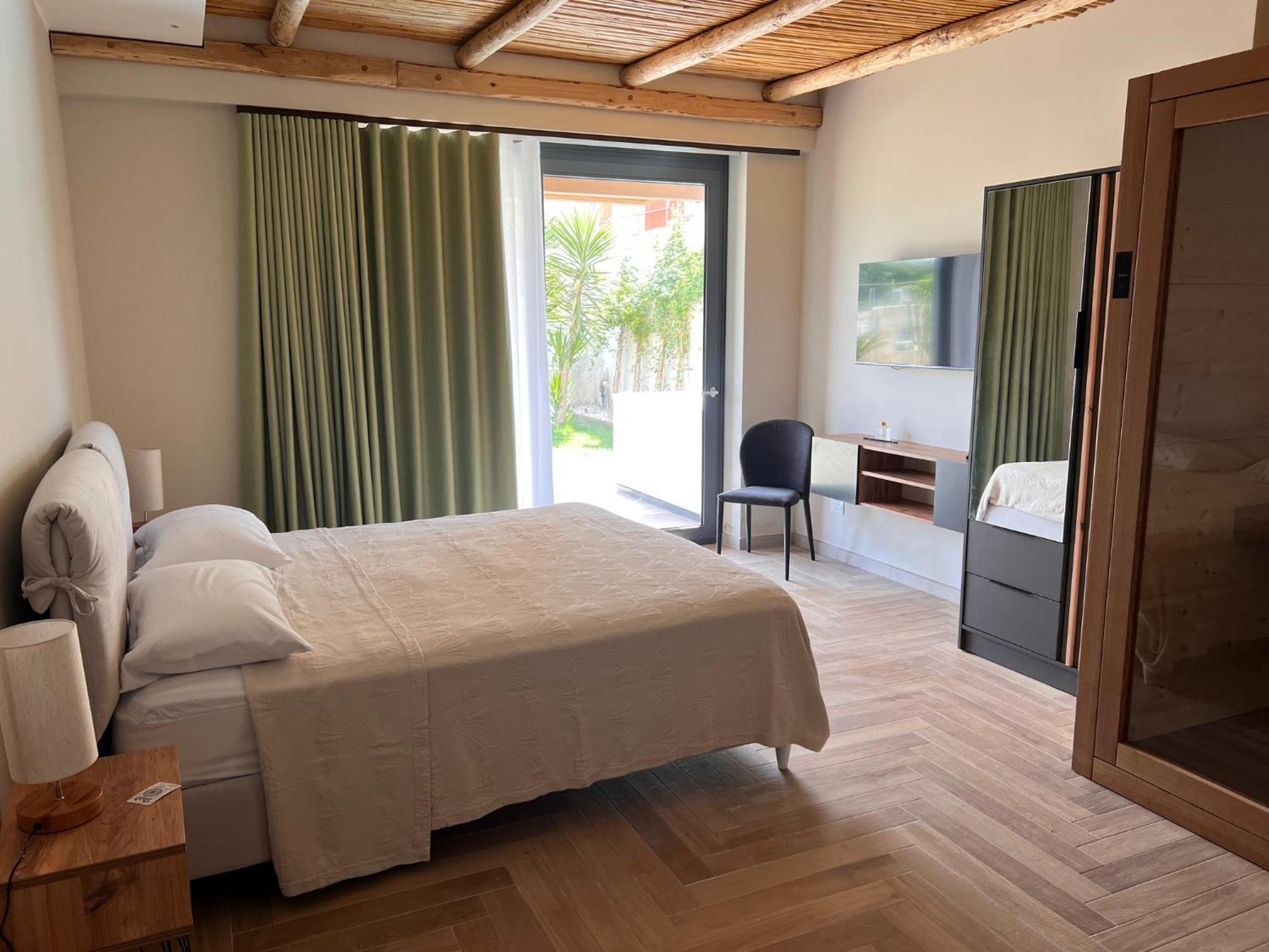 Shah Rooms&Relax Taranto Bagian luar foto